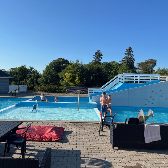 Vandland hos Storebælt Camping - man kan også komme udefra med dagsbillet som købes in receptionen. 